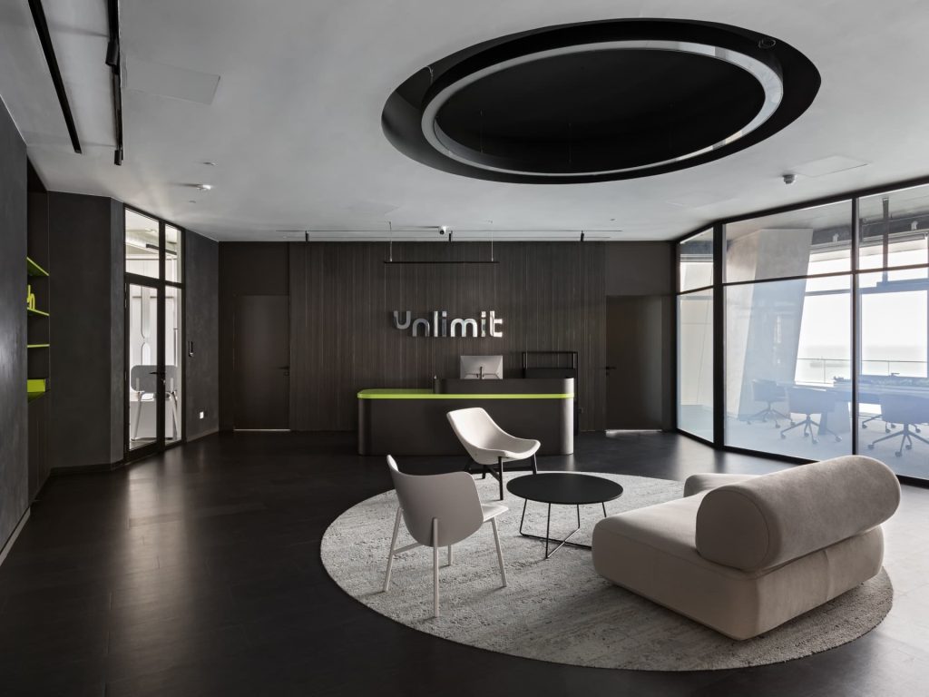 Przestrzeń, która łączy elegancję z funkcjonalnością: biuro Unlimit w Limassol – opublikowane na Office Snapshots