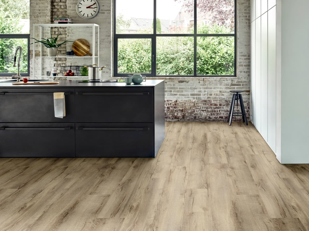 Luxury Vinyl Tiles Flooring Mountain Oak — 3